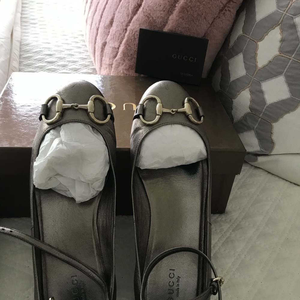 Gucci flats